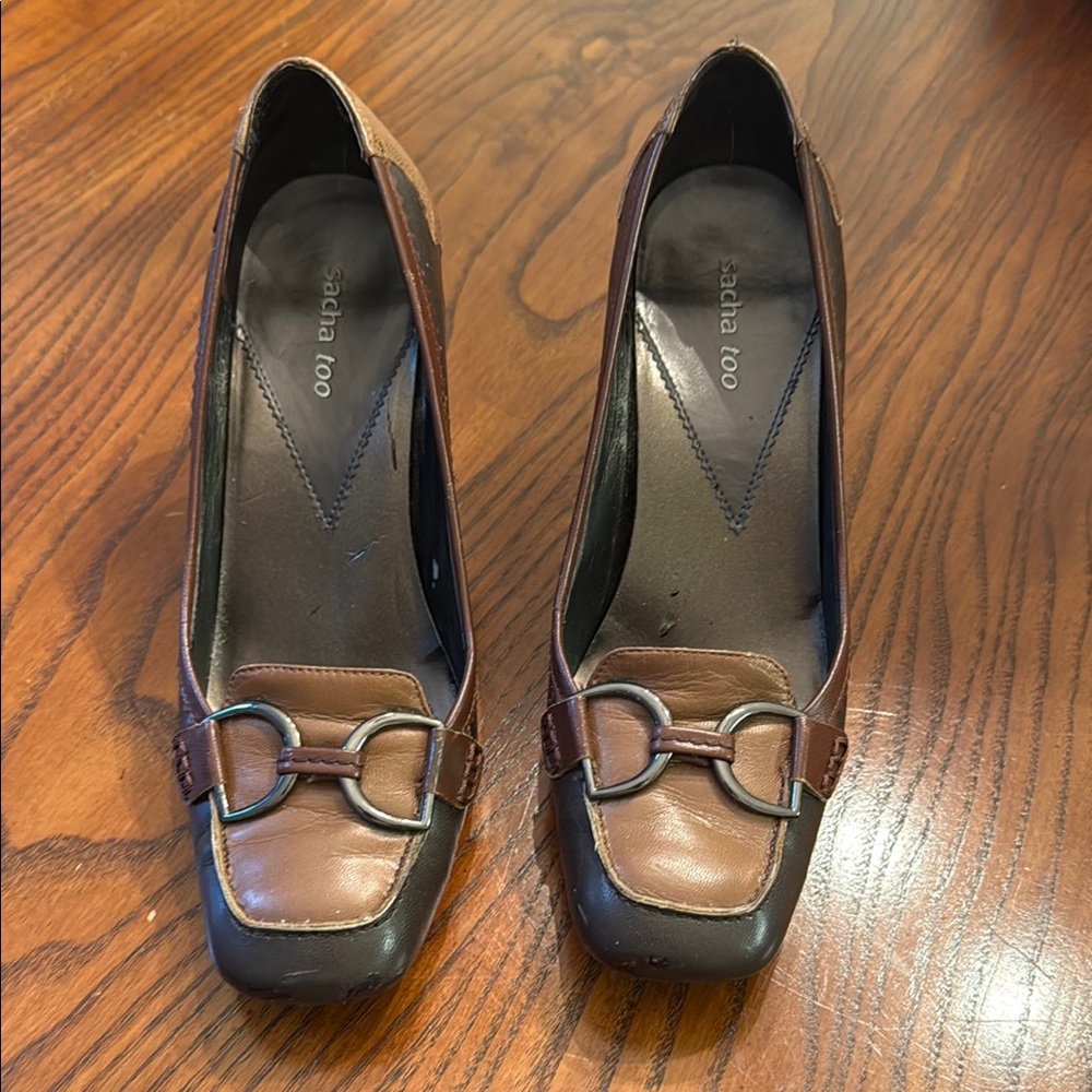 Elegant SashaToo Brown Heels with Square Toe and Metallic Accent